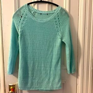 Lightweight sweater green